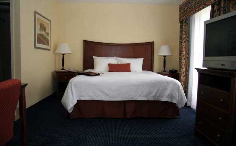 Hampton Inn & Suites Savannah - I-95 South - Gateway Room photo