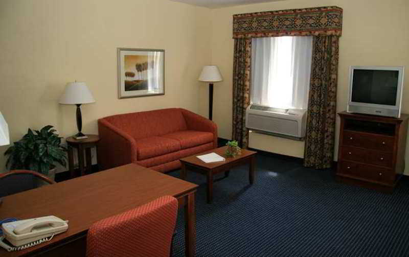 Hampton Inn & Suites Savannah - I-95 South - Gateway Room photo
